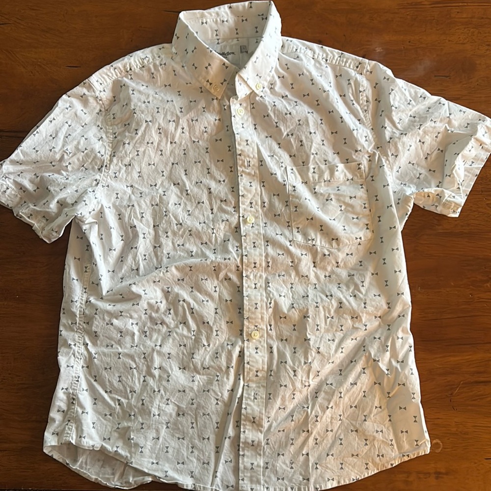 Men’s short-sleeve button up, slim fit